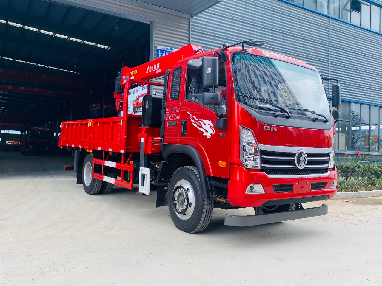 國(guó)六重汽長(zhǎng)威8噸四節(jié)直臂吊機(jī)隨車(chē)吊