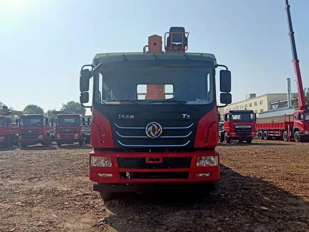 東風(fēng)華神T5后雙橋駿通12噸四節(jié)臂吊機(jī)隨車(chē)吊