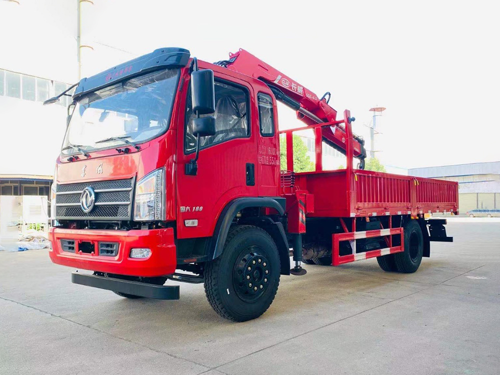 國六東風(fēng)D912長(zhǎng)威6.3噸四節(jié)折臂吊機(jī)隨車吊